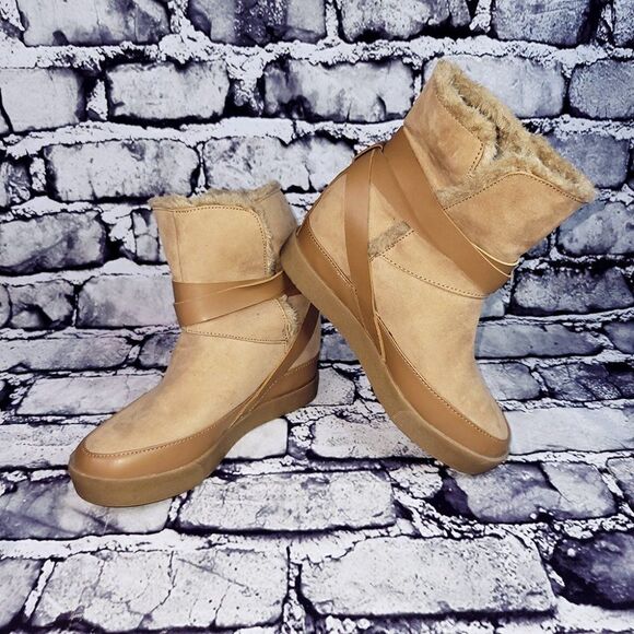 Divided Shoes - Divided womens furry tan calf straps sude-feel boots